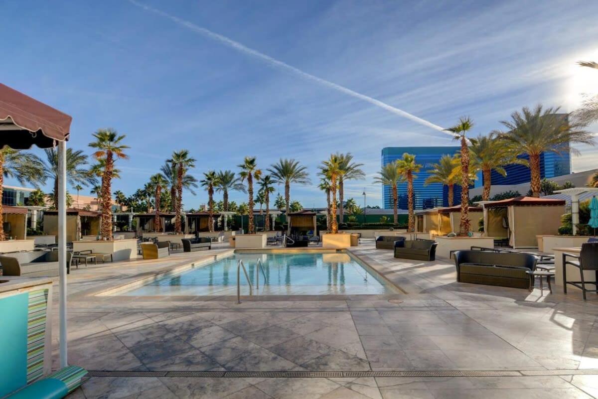 Mgm Signature-32-607 F1 Track & Strip View Balcony Las Vegas Buitenkant foto
